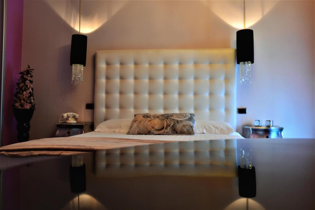 Hotel In - Lounge Room Cazzago  Esterno foto