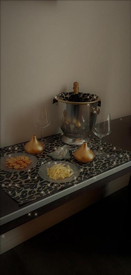Hotel In - Lounge Room Cazzago  Esterno foto