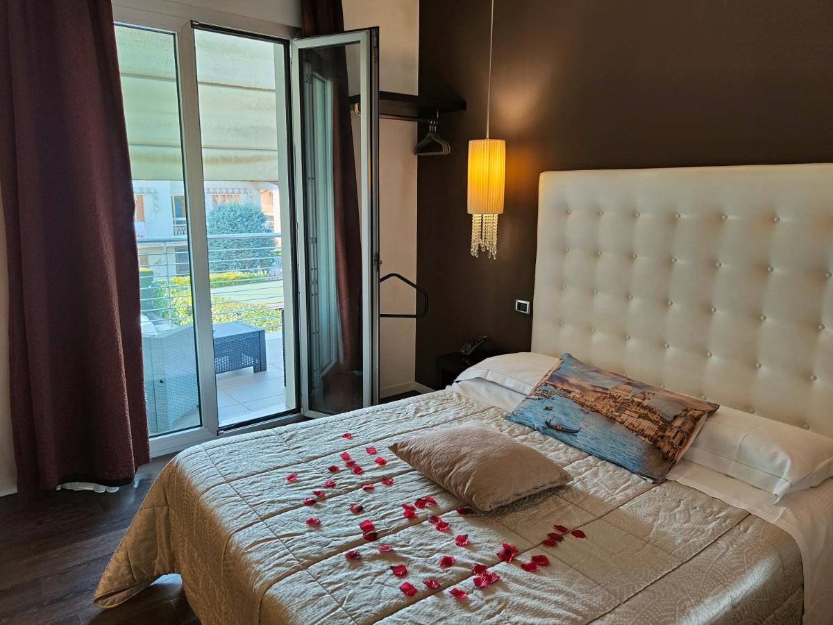 Hotel In - Lounge Room Cazzago  Esterno foto