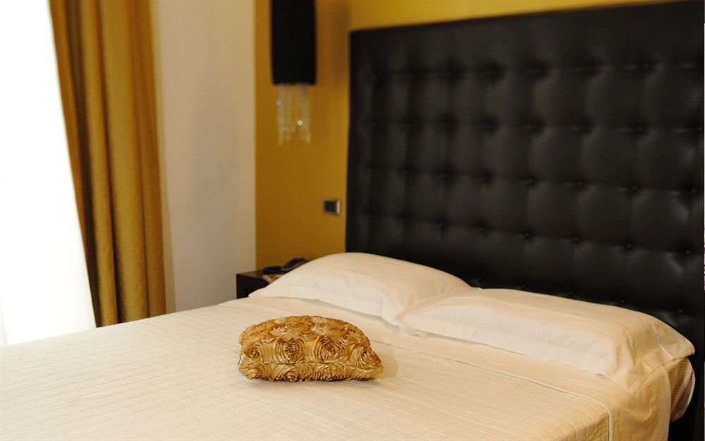 Hotel In - Lounge Room Cazzago  Esterno foto