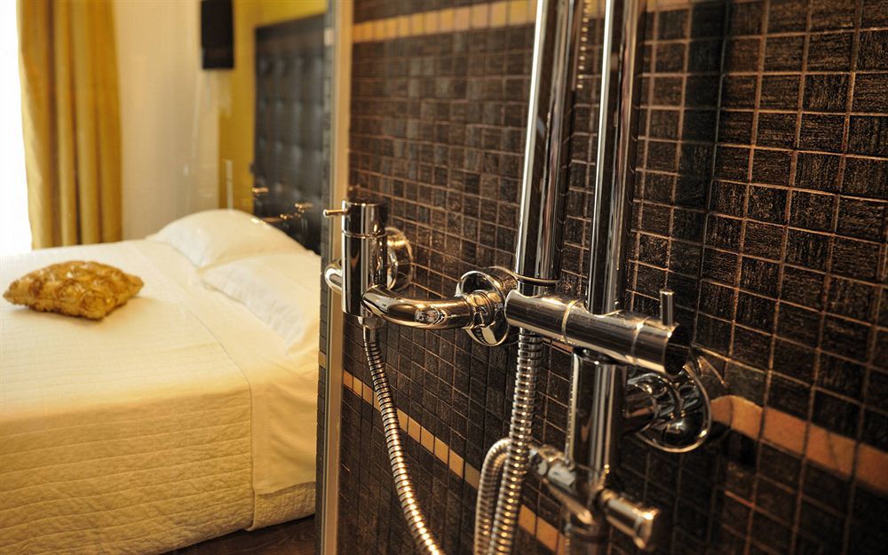 Hotel In - Lounge Room Cazzago  Esterno foto