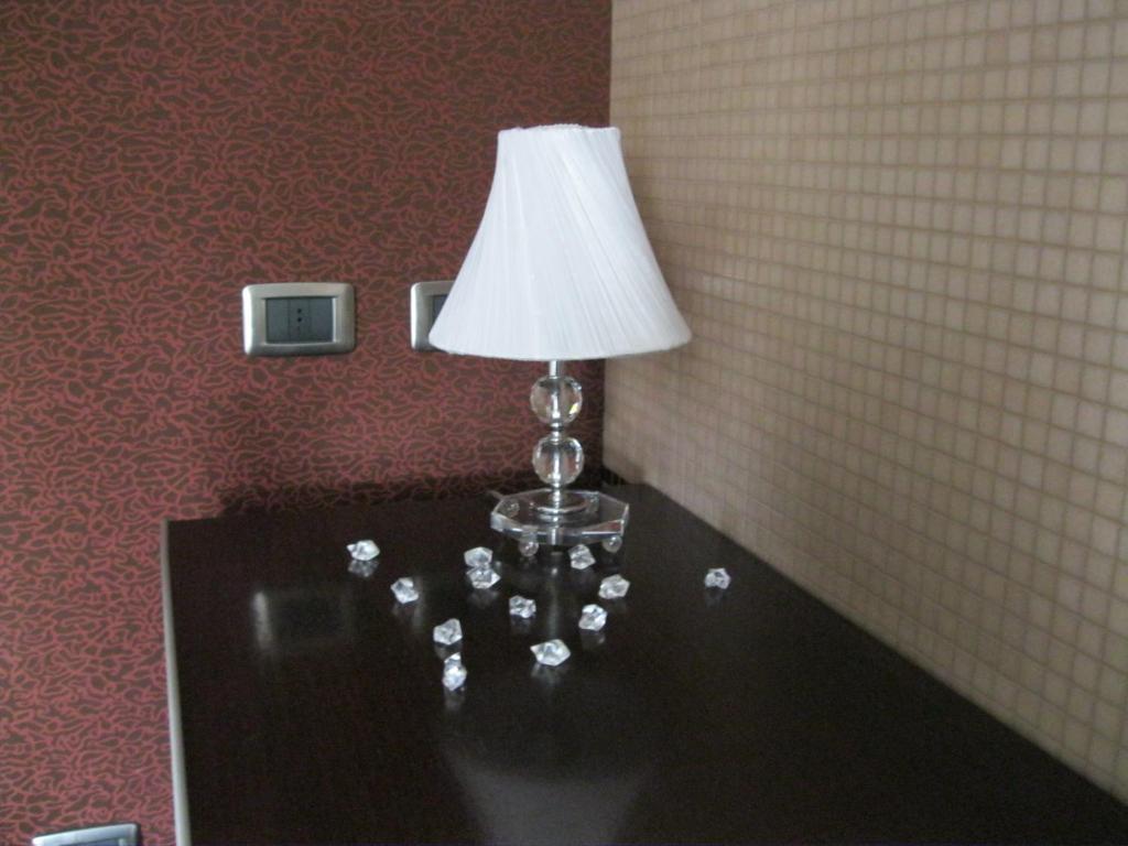 Hotel In - Lounge Room Cazzago  Esterno foto